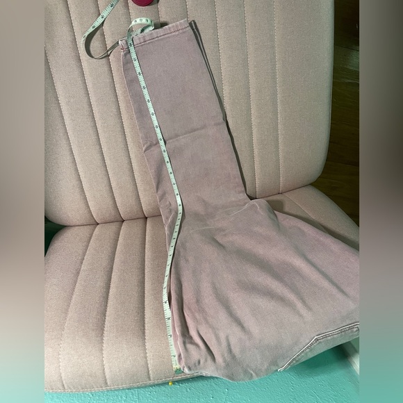 Stretchy pink jeans - Picture 6 of 6